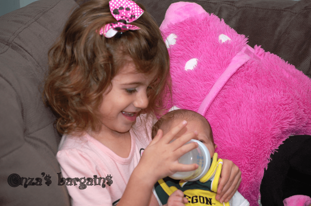 Elissa-feeding-Chloe