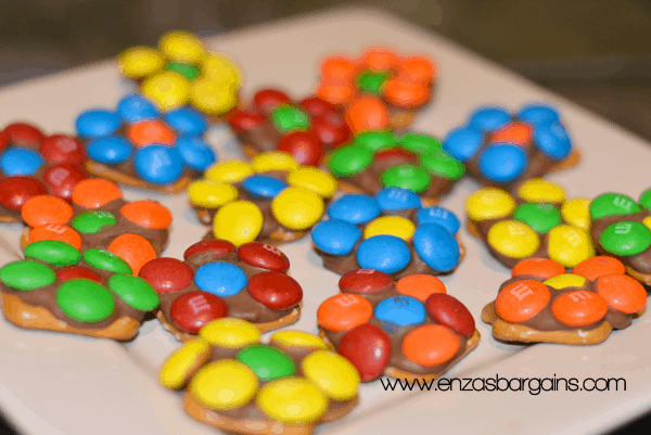 Pretzel Rolo M&M Flower Cookies!