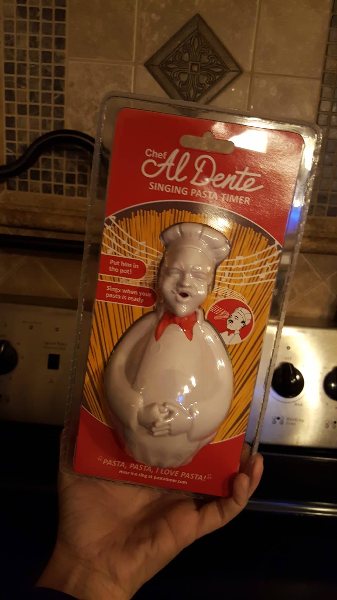 Singing chef pasta timer sings when your pasta is al-dente! : r