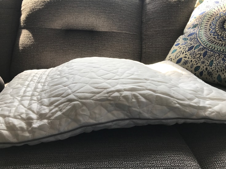 Snow Cooling Pillow Review - #EBHolidayGiftGuide