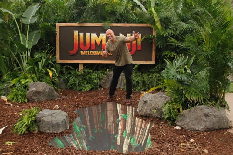 Interview with Dwayne Johnson, Jack Black, Nick Jonas, and Karen Gillan for Jumanji