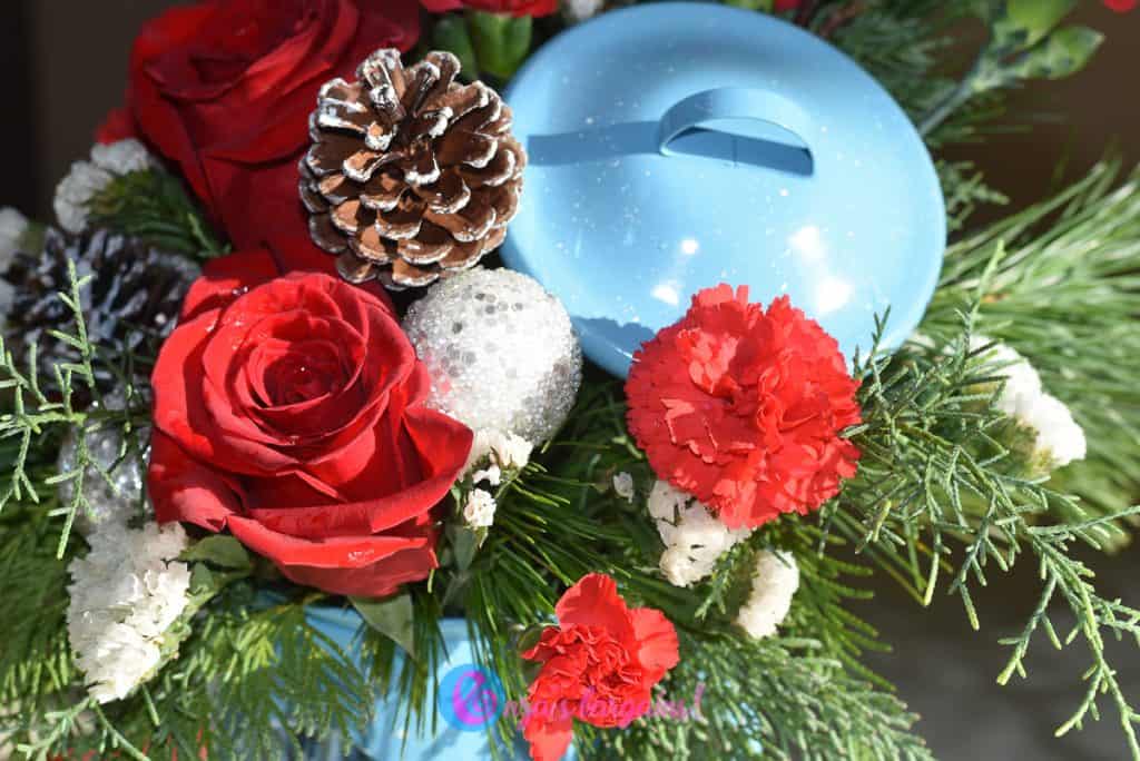 Teleflora Flowers Christmas Bouquet - 2018 Holiday Gift Guide