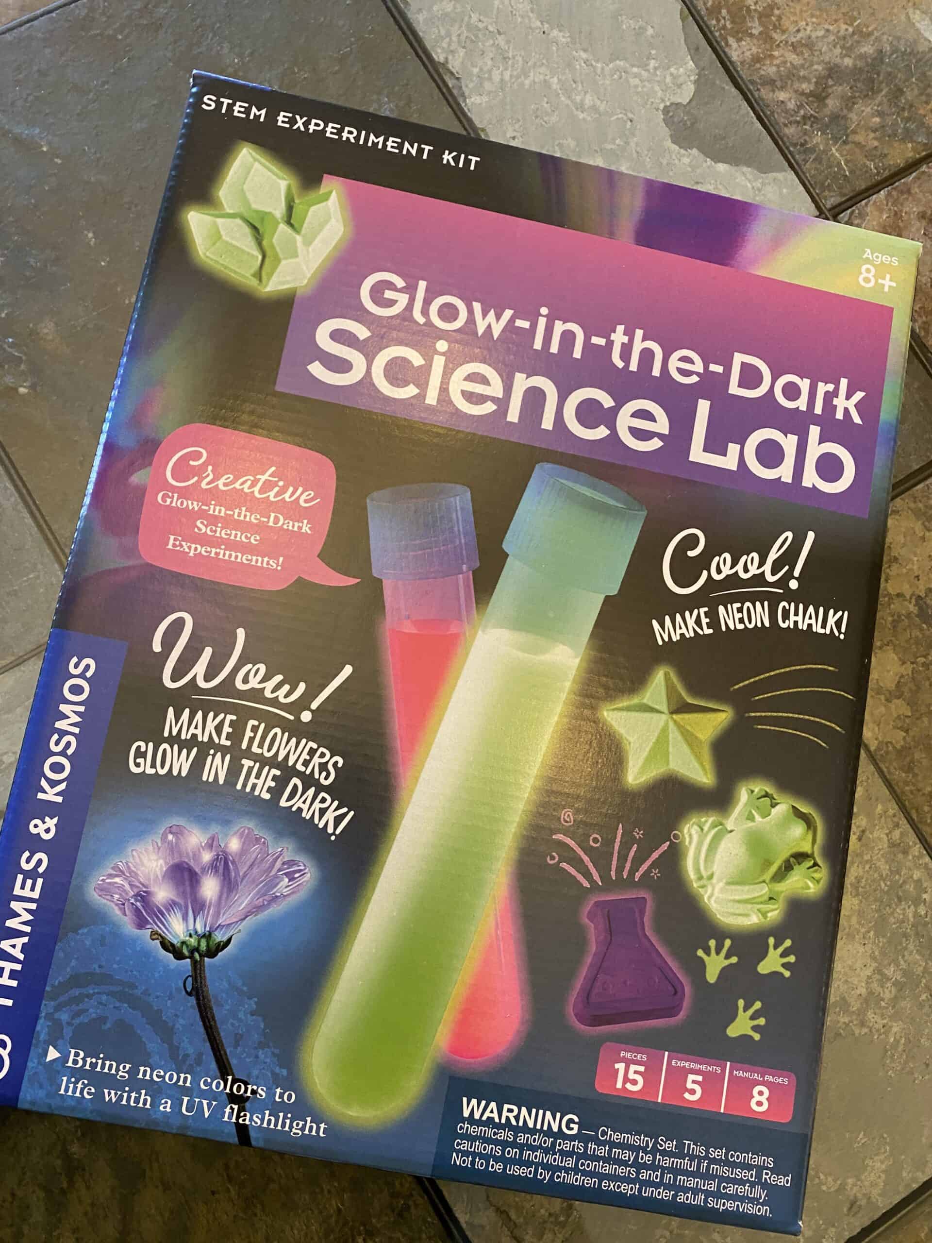 11 Glow in the Dark Science Experiments to Try Tonight