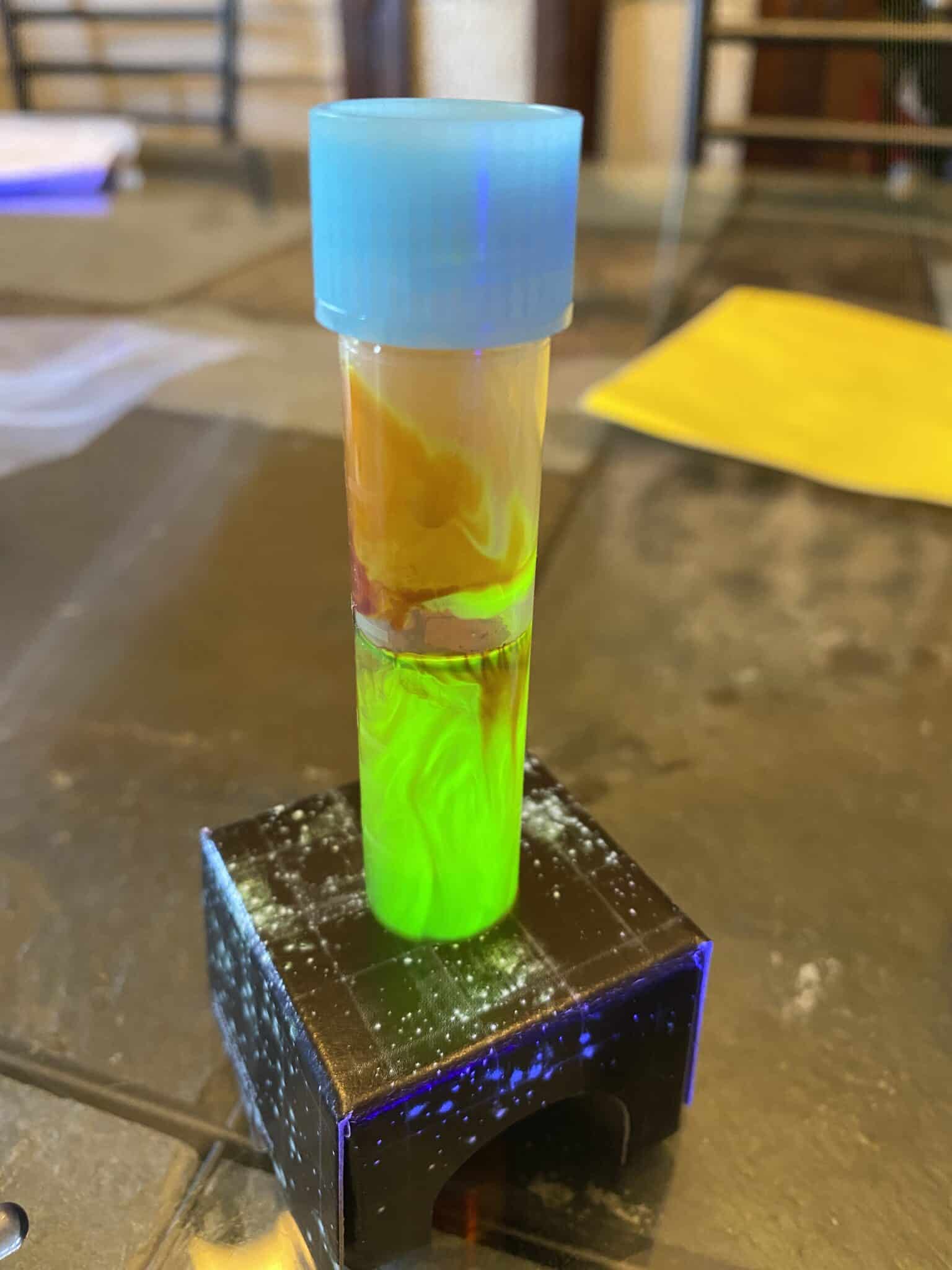 Glow in the Dark Science Lab Review - Enza's Bargains